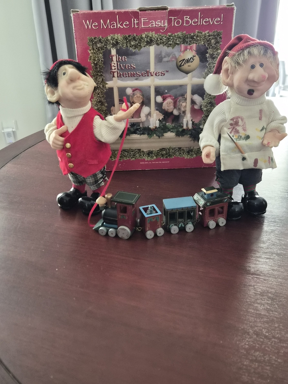 2 Zim's "The Elves Themselves" Christmas Elf Figures with Mini Train Collectable - Picture 2 of 16